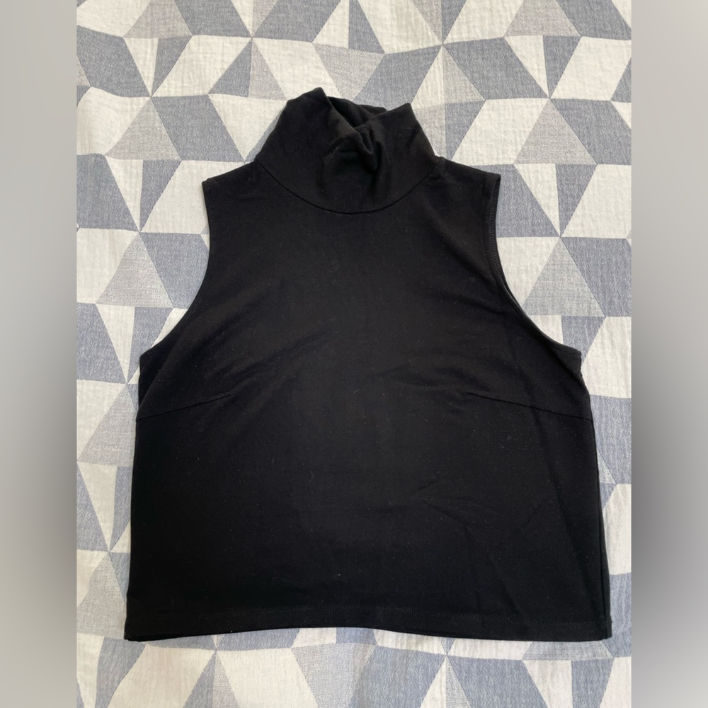 Obakki Black High-Neck Tank Top